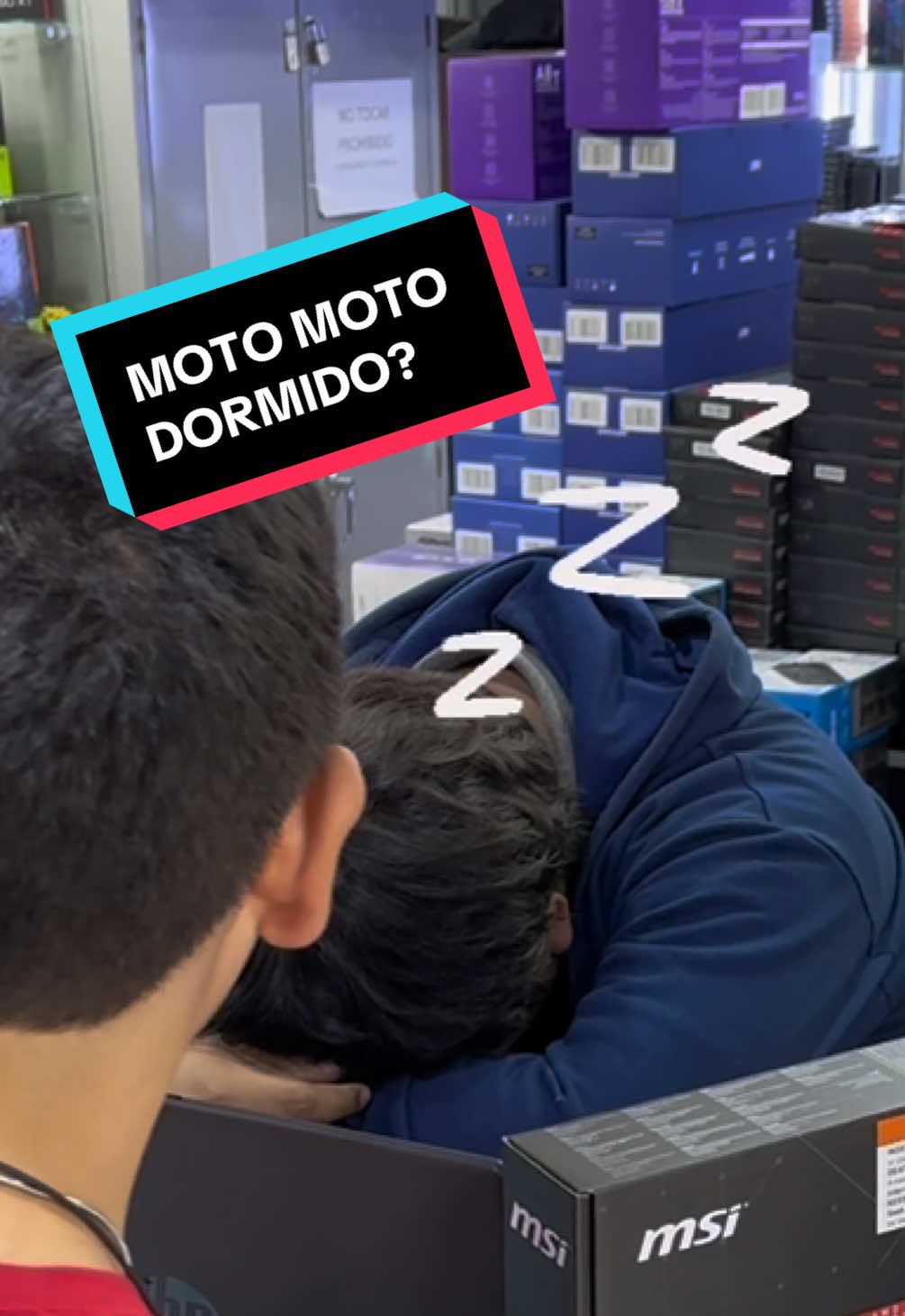 Aquí atendemos de la mejor manera! Aprovecha la placa ✌️😎 @Lala @MotoMoto   #humor #comedia #clientes #parodia #atencionalcliente #pcgaming #msi #cyberplaza #gamer #limaperu🇵🇪 #setup 