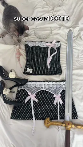 Is this too causal for an errands run guys lmk 🙏 this is the ‘matrix’ set, up on my store! 