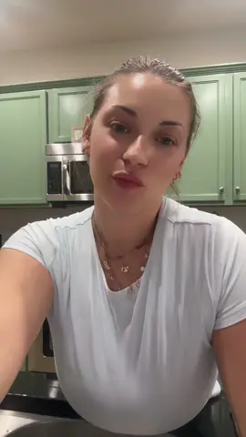 @Alani Nutrition  what is this flavor profile I cannot put my finger on it🤣❄️ #alani#alaninu#winterwonderland  