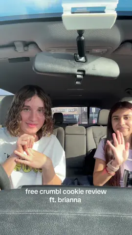 @Crumbl with the best @🦇 #foryoupage #review #foodreview #crumbl #marthastewart 