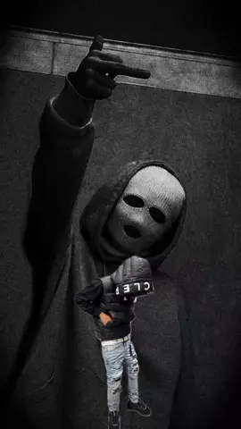 Sigo en la mía 🥷🏻 #frasesdecalleeee #estadosparawhatsapppp #bandidocaracas #liricasverdaderas #venezuela🇻🇪 