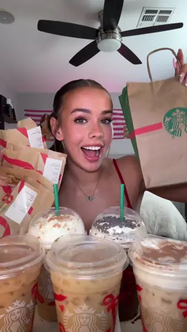 STARBUCKS CHRISTMAS MENU HONEST REVIEW 🎄☕️ #holidays #brutallyhonestreview #girltok #drinks 