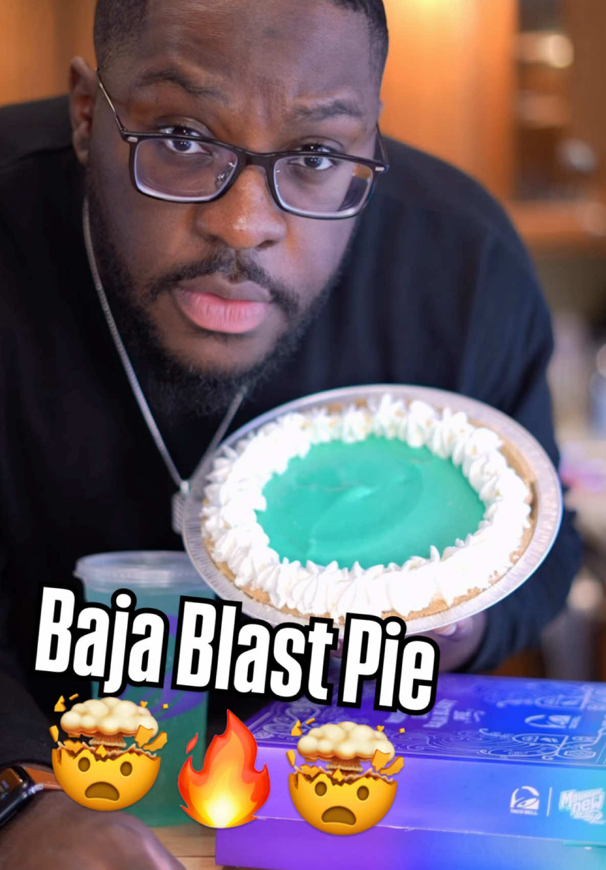 I didn’t have Baja Blast Pie from Taco Bell on my holiday season bingo card… Have y’all had this? Y’all gonna get it?  . #foodreview #dessert #Foodie 