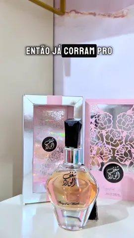 A fragrância que te deixa poderosa e delicada ao mesmo tempo! ✨ Conheça o Shaghaf Al Ward da Al Wataniah! Um Floral Âmbar Docinho com a sofisticação da Rosa, Jasmim e Tuberosa Indiana, finalizado por um toque amadeirado de Âmbar e Cedro. 💖 É o clássico floral doce e sofisticado que tem uma similaridade incrível com o famoso perfume do sapatinho, mas com um valor que cabe no seu bolso! ✅ Garanta o seu e pague muito menos para ter um cheiro de milhões! ➡️ Clique no link nos comentários o e peça o seu Shaghaf Al Ward hoje! #ShaghafAlWard #AlWataniah #perfumearabe #luxoacessivel ##ShaghafAlWard 