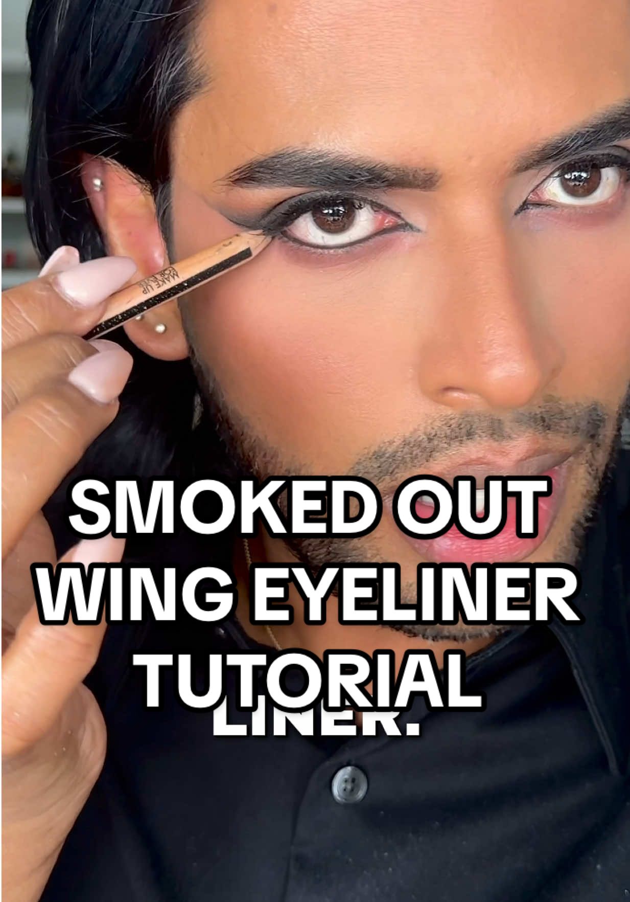 Replying to @didi.uwase The smokers out wing eyeliner in 5 minutes 👍🏽✨ #smokeyeye #wingeyeliner #makeuptutorial 