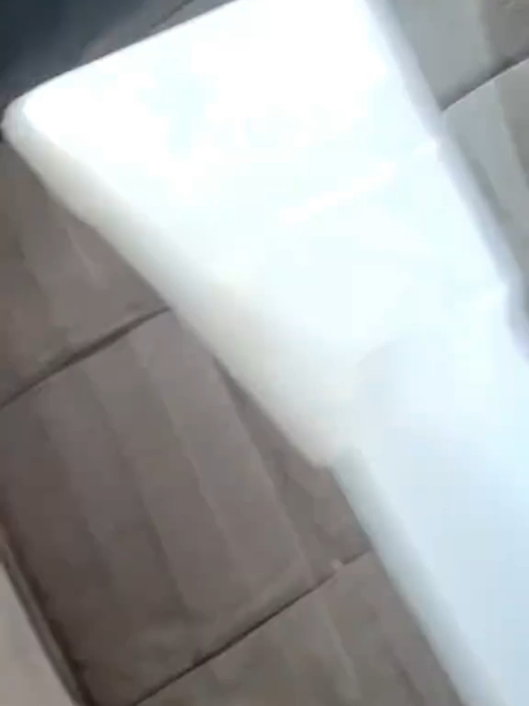 O terror da sujeira pesada! 🤯 Tapete, piso, sofá e até LÍQUIDOS. Ele encara tudo. A revolução da sua faxina tá aqui. Corre pra conferir! Clique em 