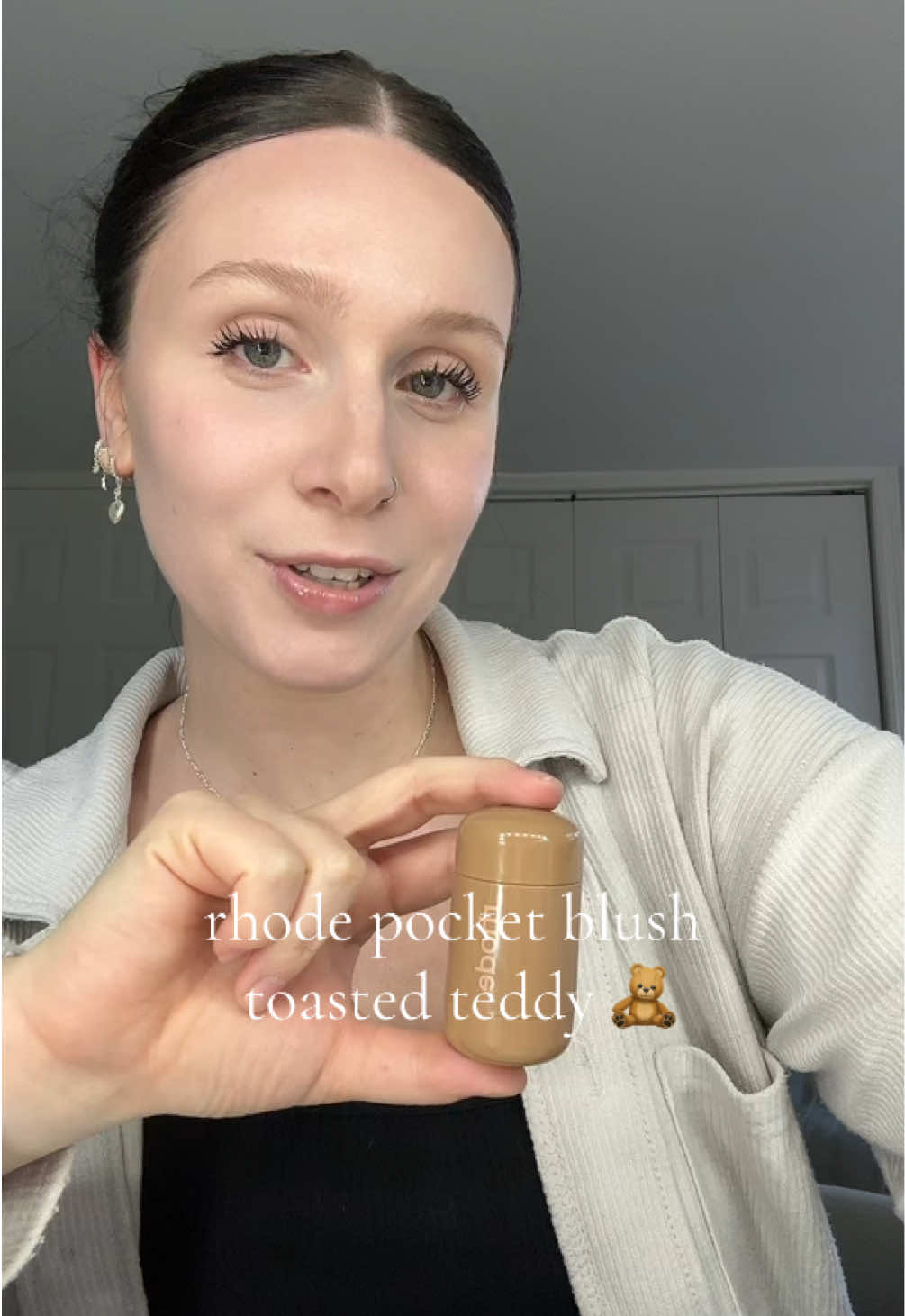 🧸🤎  need to try every @rhode skin product immediately.  #rhode #toastedteddy #rhodepocketblush #rhodetoastedteddy #pocketblush