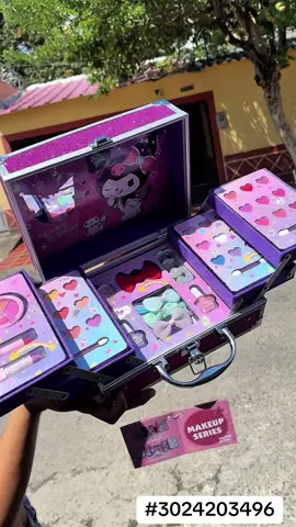 El set de maquillaje más esperado ya está aquí en D Obsequios! ✨💄 Un hermoso estuche metálico con todo lo que las niñas aman 😍 💋#maquillajeinfantil #jugueteria #navidad #todacolombia #juegosdivertidos 
