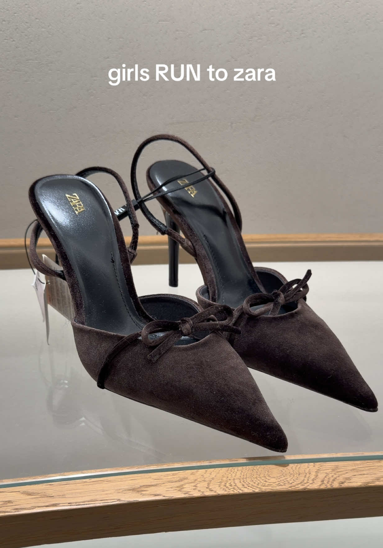 girls everyone needs to RUN to zara for these suede chocolate brown court heels - like SORRY how beautiful are these!!???? @ZARA #zaranewin #zaraheels #zarahaul 