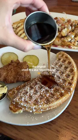 chicken & waffles, corn bread, sweet potatoe souflee all at chick fil a 🤤 @Chick-fil-A  #chickfila #cfa #atlanta #dwarfhouse #Foodie 