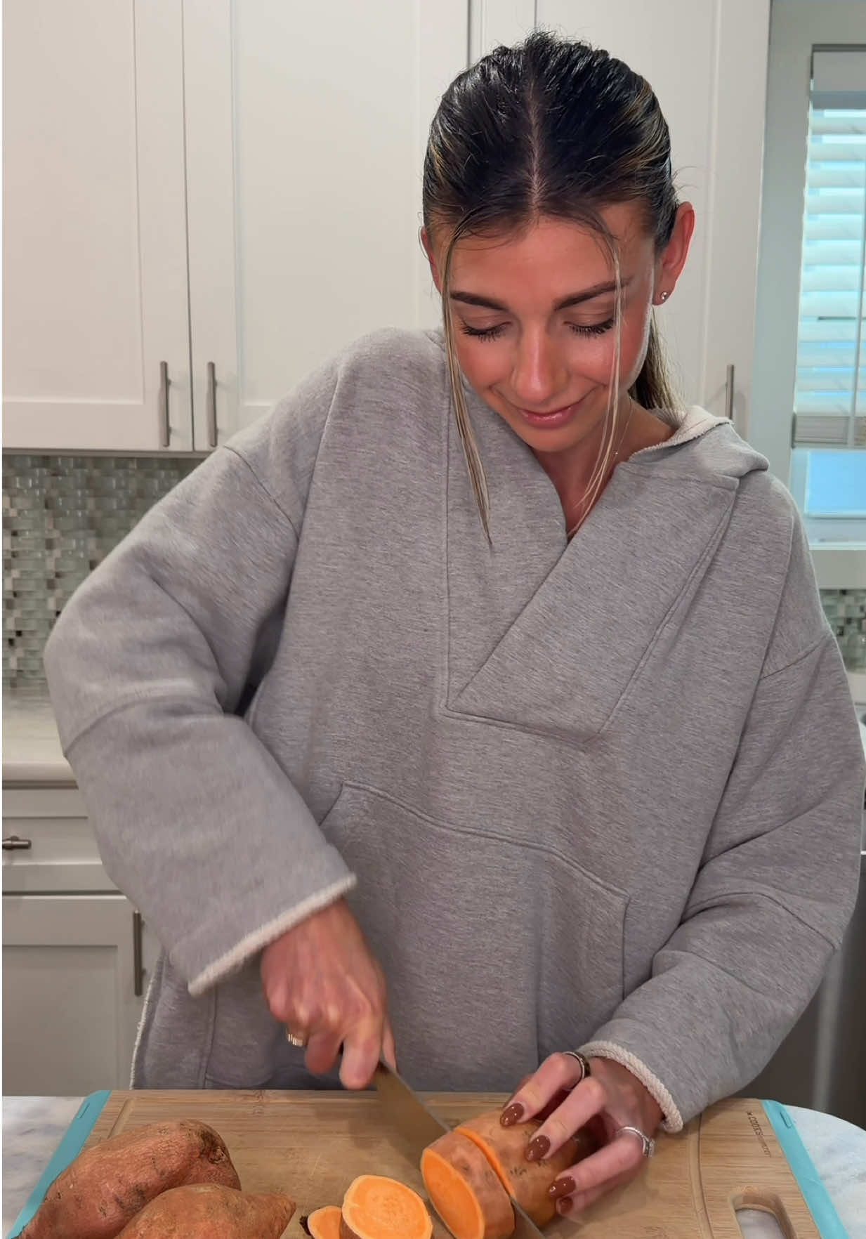 The BEST Caramelized Sweet Potatoes 🍠 👉 Full detailed recipes can always be found on my blog (linked in bio) ❤️ https://cookingkatielady.com  🍠You guys everyone is going to be going back for seconds at Thanksgiving once they try these caramelized sweet potatoes 😍 Double or triple this recipe if you’re making it for a large crowd! 👉👉https://cookingkatielady.com/recipe/caramelized-sweet-potatoes/  gluten free | refined sugar free | dairy free 👩🏻‍🍳INGREDIENTS: 4 large sweet potatoes (chopped into about 1 to 1.5 inch pieces 1/4 cup olive oil 1/4 cup maple syrup 1/4 cup coconut sugar 1 tsp sea salt 1 tsp cinnamon Pinch nutmeg Pecans for garnish  Bake at 400°F for 40 minutes. Flip. Continue baking for another 15 minutes, then switch to broil for the final 5 minutes. #sweetpotatoes #thanksgivingfood #thanksgivingrecipes #recipeideas #holidayrecipes   