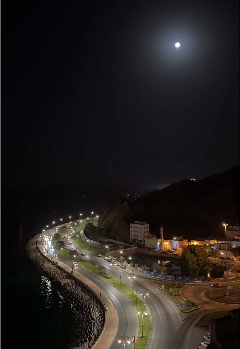 ليالي مطرح الهادئة 👤❣️ #fyp #explore #oman #foryou 