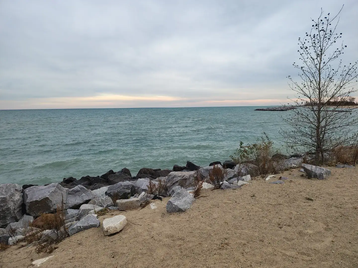 where I am at peace and I find tranquility and where I go to pray 🙏❤️ it may be windy but that ain't stopping me from coming up here to pray with the Lord and Savior Jesus Christ it's better when u can see Chicago too oh and I come here to meditate #notdoneyet🤙 #alwayswinning #fyp #progressionnotperfection #makeprogressnotexcuses 