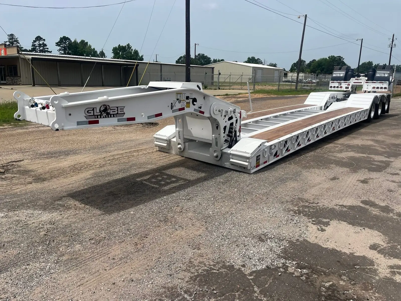 2026 Globe 55T 26 well w/Hyd 4th I have 2 Sky White Globes and 1 Viper Red in production. They will be ready Mid November. Call or text me to reserve yours!  🔥2026 Globe 55T with Hydraulic Flip🔥 26” Well x 102” Overall width Lower deck height 22” Ground clearance 6” Swing Clearance 102” & 86” Packed with LED lights Strobe lights Hydraulic Flip Boom and bucket V style 13 HP Honda Pony motor 22.5 aluminum wheels Each side of the bumpers have (4) 4” lights with chrome “visor” bezels And many more options with this unit. Empty weight with flip 26,720 lbs. $149,900 FET Included Call or Text Josh at (936)225-1552 for more information.