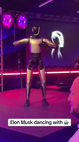 Elon Musk and Tesla Optimus dance after the decisions from the Tesla shareholder meeting #elonmusk #tesla #teslarobot #fyp #viral 