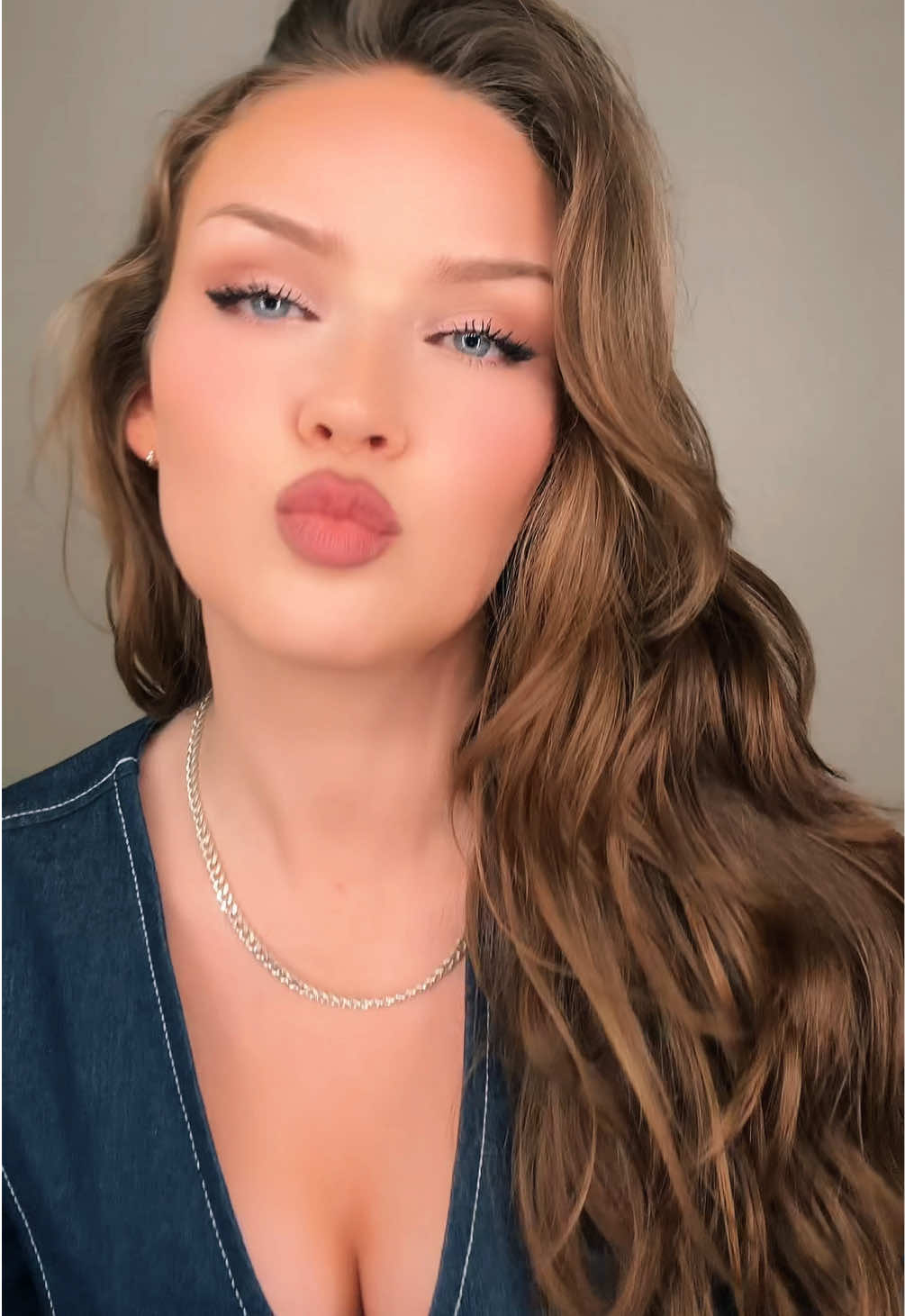 now mwah gimme a 💋