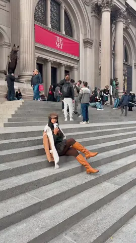 You know you love me - xoxo Gossip Girl 💋 #NYC #themet #gossipgirl 