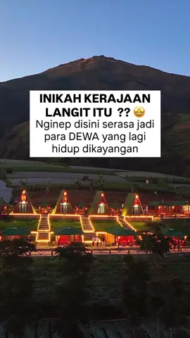 Ketika Tuhan menjadikan langit sebuah kanvas yang dinamis dengan warna-warna yang berbeda-beda, mulai dari merah keemasan saat matahari terbit, hingga biru tua saat malam tiba, Jadi hadiah istimewa ketika datang jauh2 kesini dan disambut oleh fenomena tiada dua seperti ini Lokasi:📍LINGGARJATI 1 & 2 MAGELANG Resto & Glamping tertingi di Magelang yang bisa diakses mobil sampai lokasi Ngga cuma pemandangannya aja yang indah, Glamping ke2 LinggarJati Joglo ini punya banyak kelebihan, Diantaranya ✅Akses mobil sampai lokasi ✅Menu resto yang sangat lengkap ✅Resto dibuka 24jam (tamu bermalam) ✅Resto dibuka untuk umum (Jam 07.00-21.00 WIB) ✅Tempat ramah untuk Balita, Lansia & Kaum Difabel Secara keseluruhan @linggarjati_joglo memiliki 35kamar yang teridiri dari 9tipe yang berbeda semuanya punya view yang epik & mempesona Dengan harga mulai dari 400ribu kamu sudah bisa bermalam disini dan gratis berenang di @linggarjati_joglo3  Solusi untuk kamu yang dari luar kota ingin eksplore keindahan Magelang bisa nginep di @linggarjati_joglo Karena kita punya paket Private Trip & Dokumentasi  Selain itu untuk kamu yang butuh jemputan bisa gunakan jasa shuttle car kami Bisa dijemput Bandara (YIA Jogjakarta) Stasiun (Lempuyangan Jogjakarta ) Terminal (Tidar Magelang) dan lainya sesuai permintaan kamu Jaman sekarang liburan tuh ngga perlu ribet tinggal duduk manis kita jemput🙌🏻😉 Info pricelist ketuk link WA di Bio (KATALOG) Reservasi ketuk link Website di Bio #linggarjatijoglo #indonesia #magelang #jogjakarta #jawatengah         