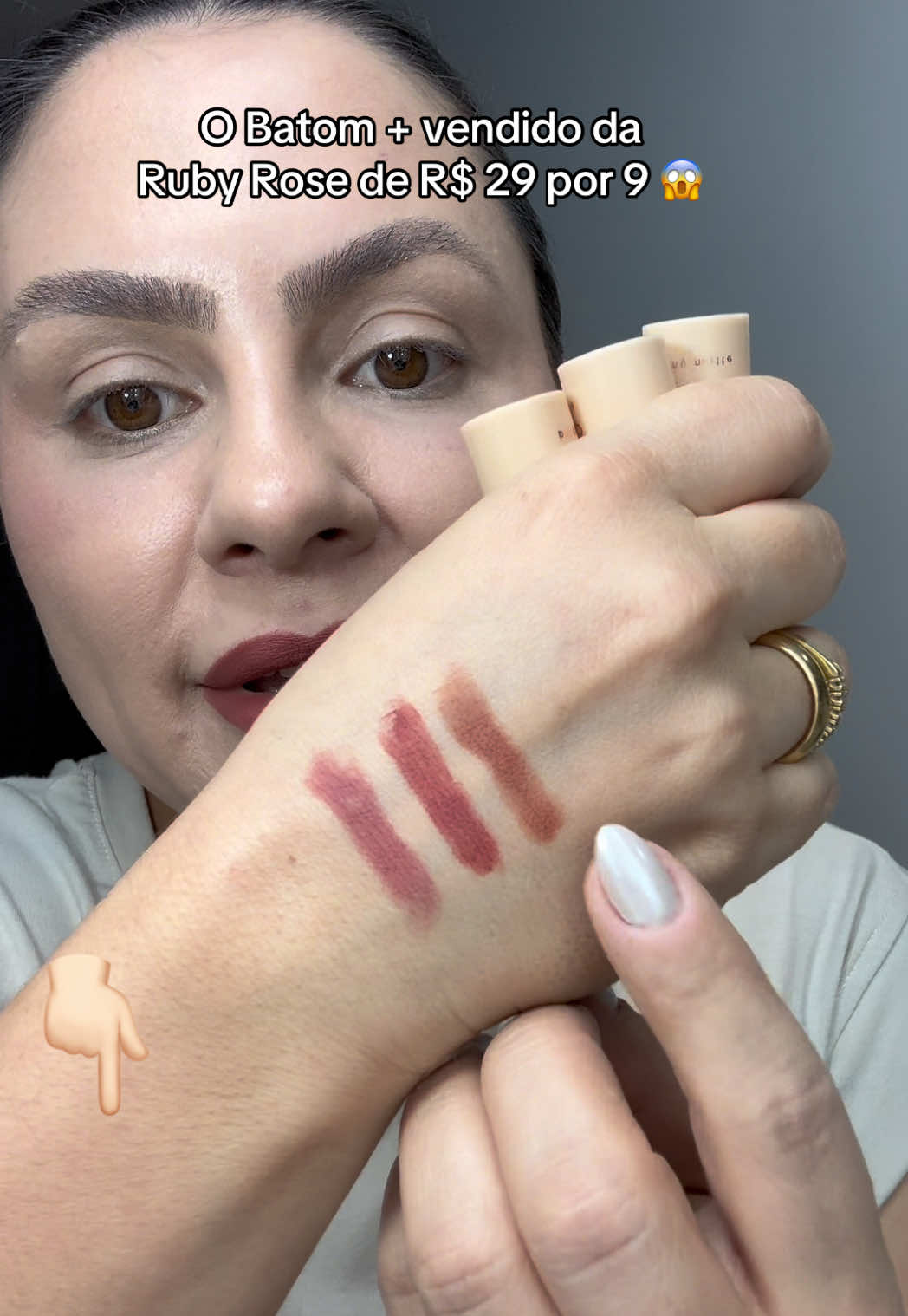 O batom + vendido, no vídeo estou usando o GL2 e mostro o GL1 e GL3 . Corre que é promo relâmpago 💃🏻🛒  @Ruby Rose BR #tiktokshop #tiktokshop1111br #make #batom #achadinhos 