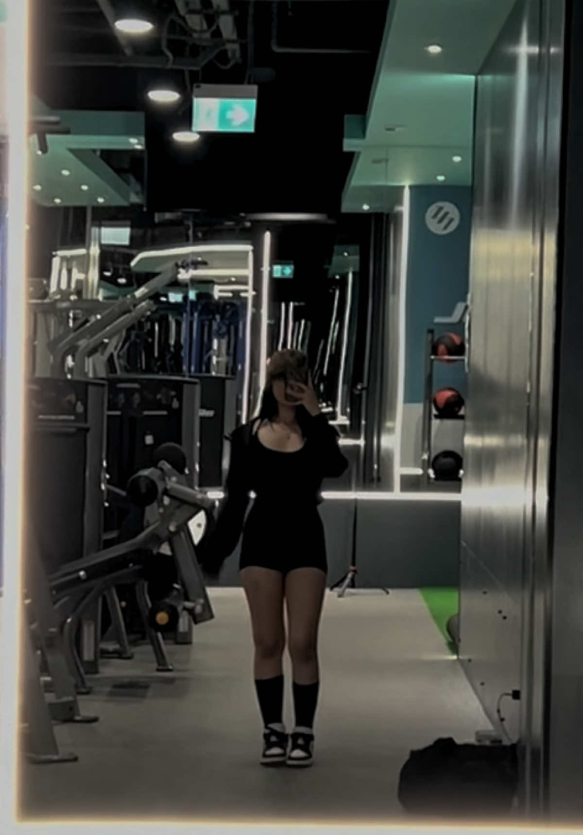 Something about an all black fit 🖤