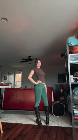 this dance is filling my fyp and i’m LOVIN it