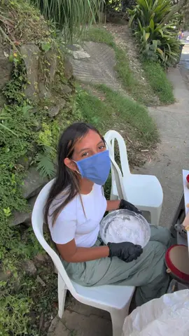 Repartiendo obleitas en la calle 📍ubicados CRA 82E # 101D-13 12 de octubre sábados y domingos. 