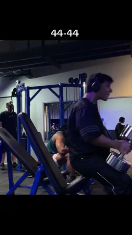 me dou 3 meses pra chegar nos 50 #academia #gymmotivation #bodybuilding 