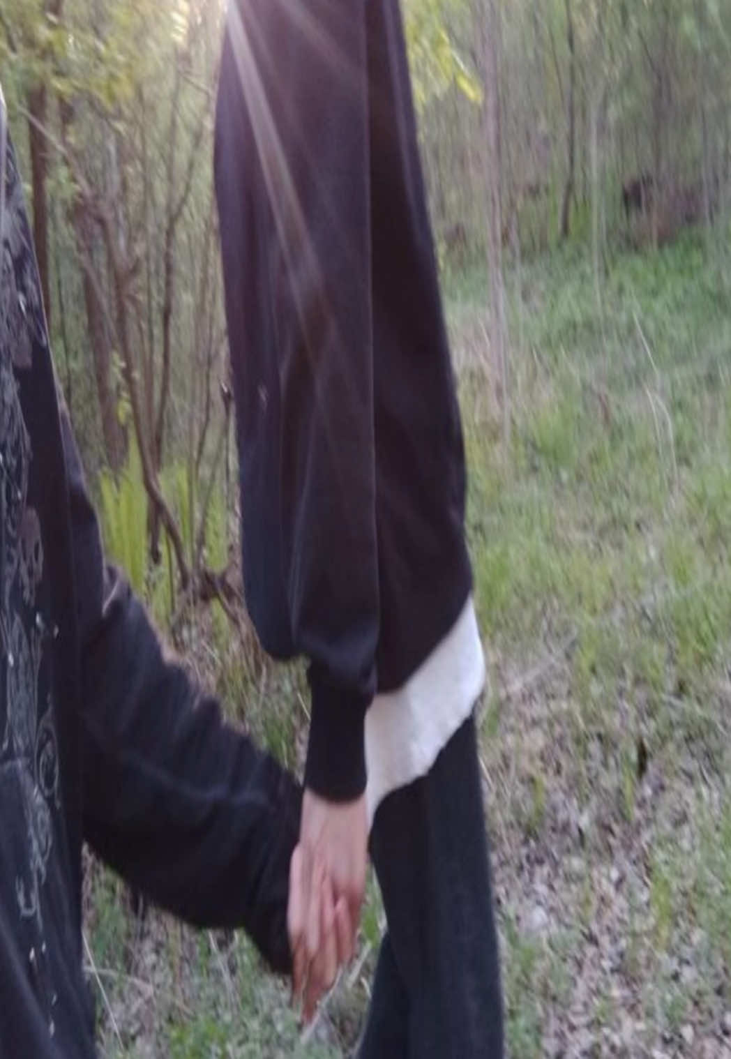 hug /hʌɡ hug /hʌɡ/ : squeeze (someone) tightly in one's arms, typically to express affection. #holdinghands #couple #walk 