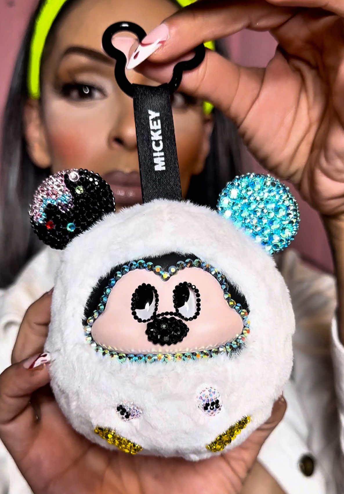 Graffiti Mickey just crashed the Blinged Blind Box collection 🎨✨ Every crystal is hand-set with high-quality glass Swarovski-cut stones — drip only. I have tons of authentic figurines and plush pendants ready to be customized. Want a specific character? A full bling makeover? A matching set? DM me — I probably have it and I can customize almost anything from my Blind Box collection. #BlingedBlindBoxes #CustomMickey #GraffitiMickey #LuxeByMeena #CustomFigurines      