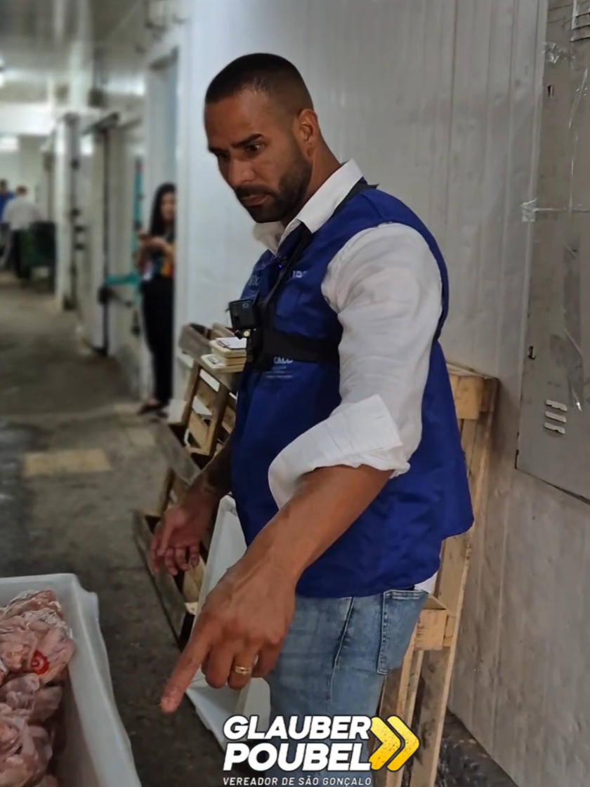 Fiscalização Supermarket do Rio do Ouro Mais de 700 kg de alimentos impróprios para consumo descartados. Fiscalizar não é atrapalhar o comércio é proteger quem compra! Servir e Proteger sempre!