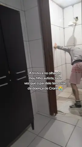 Parte meu coração de ver a carinha dele💔😭 #pai #filho#doençadecrohn #lutacontraocrohn#fyp 