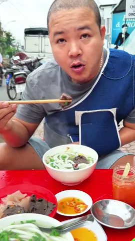 1 tô bánh canh 20k + thêm dĩa da huyết 10k ...xong buổi sáng #travinh84 #monngontravinh #banhcanh 