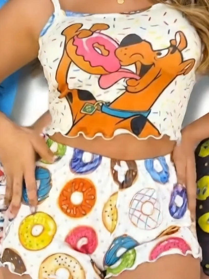 Eu só queria dormir estilosa, mas a Shopee me fez blogueira de pijama 😂🔥 olha esse kit de 3 baby dolls de suede… sério, tô obcecada! 💕 Hashtags: #achadinhodeluxo #modacomfy #ootn #modafeminina #pijamachic #tiktokfashion #achadinhosshopee #foryoubrasil #brasilfashion #lookdanoite #ShopeeAchadinhos #AchadinhosDaShopee #RoupasDaShopee #LookPerfeito #ShopeeBrasil