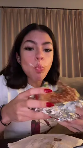 I FORGOT THEIR BURGER WAS THIS HUGE BRUH #padthai8 