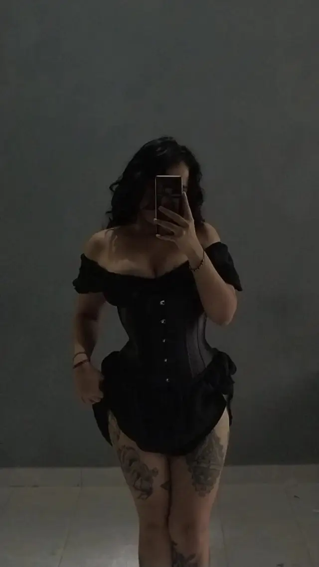 Me voy de aquí #goticas #minifalda #egirls #dancing #fyp VAYAN a seguir a la chica de las fotos   @🖤🔥𝖃 𝖎 𝖒 𝖊 𝖓 𝖆🔥🖤 