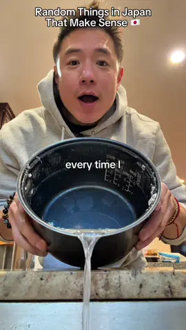 Would you use this or is it doing too much? Stay tuned 👉 @allstarsteven 🧡 Tag someone who needs this 🔰 Save this post for your next Japan haul #Japan #JapanLife #kitchengadgets #Rice #KitchenHacks 