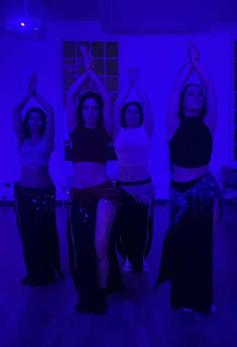 💙 @Anisa @erin 💌 #bellydancetiktok #bellydancing #hipscarves #bellydance #fyp 