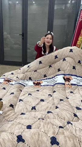 Đắt đỏ e cx k dám mời các bác làm gì #kieuoanhmet52 #muacungtiktok #chanyuki #chandaihan #chăn 