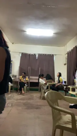 Thirstraper na pulobi HAHAHAHAH 