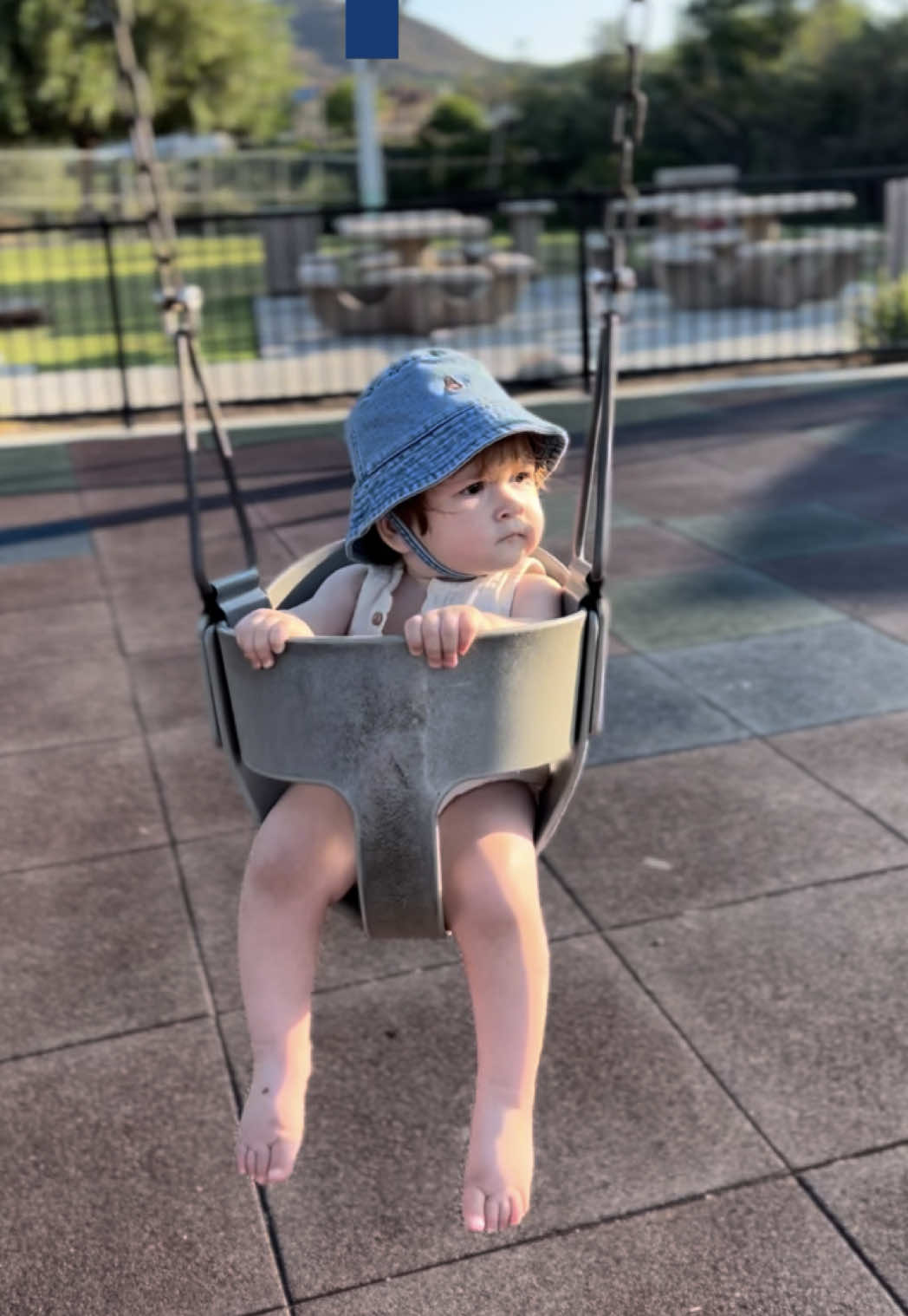 Si estás buscando un regalo que realmente usen, este swing es un hit 🎁💫  #toddler #toddlertoys #toddlergiftideas #swing #columpio 