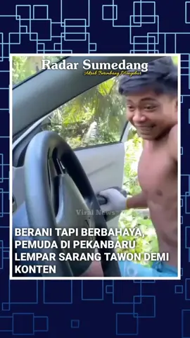 Aksi berani seorang pemuda di Pekanbaru viral di media sosial setelah nekat melempar sarang tawon dan langsung berlari ke dalam mobil untuk berlindung.  Video unggahan memperlihatkan momen menegangkan saat ribuan tawon langsung mengepung mobil dan menempel di kaca setelah sarang mereka dihancurkan. Beruntung, pemuda tersebut selamat karena pintu mobil cepat tertutup.  Ahli serangga menjelaskan, tawon akan menyerang secara massal ketika sarangnya diganggu karena adanya sinyal feromon bahaya. Serangan tawon bisa berisiko fatal bila terjadi dalam jumlah banyak.  Warganet ramai mengomentari aksi tersebut. Ada yang memuji keberaniannya, namun banyak juga yang mengingatkan bahaya tindakan itu.  source : viralnews #videoviral #berita #beritaviral #hiburan 