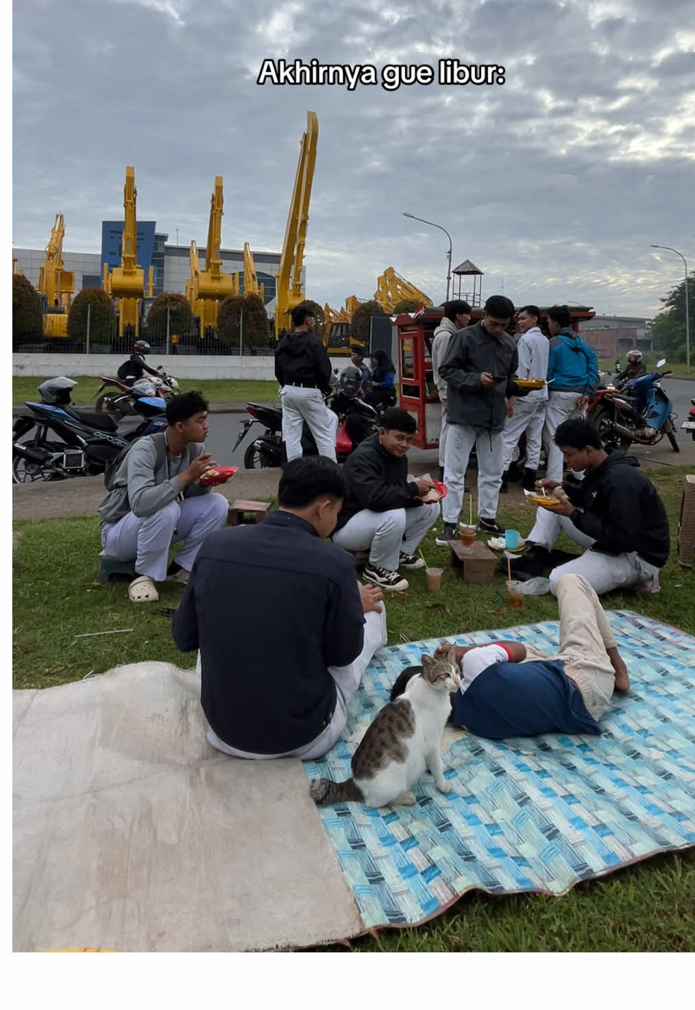 Yg di tunggu” 🥱 #kulipabrikcikarang #kulipabrikkarawang #masukberanda #foryou #fyp 