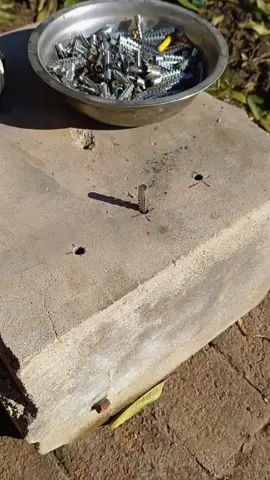 Use a new and unused expansion nail. Unexpectedly, it fixed the wall so firmly and securely. #Expansion screw #Iron expansion #Hooked iron expansion #Hardware tools #Good tools to share together #Time-saving and labor-saving #Practical tools #High-performance practical tools