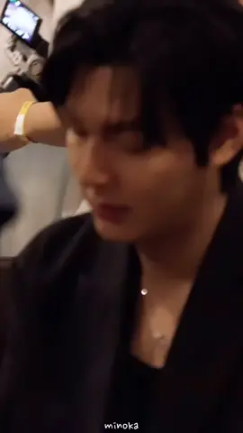 [#LEEMINHO]  ‘제16회 대한민국 대중문화예술상’에서 대통령 표창을 수상한 민호 배우 🥳🌟 늘 같은 자리에서 따뜻한 마음으로 응원해 주신 미노즈 여러분, 진심으로 감사합니다. 민호 배우의 앞으로의 여정에도 변함없는 사랑과 응원 부탁드립니다. 🖤 Actor Lee Minho, honored with the President's Commendation at the '16th Korea Popular Culture and Arts Awards'! 🥳🌟 A heartfelt thank you to all MINOZ who have consistently supported him with warm hearts. We ask for your continued love and support for Actor Lee Minho's journey ahead. 🖤 #이민호 #MYM #MYMENTERTAINMENT #MINOZ   