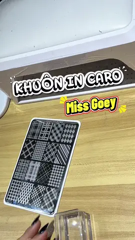 Dành cho bạn nào mê caro mà lười cầm cọ nét 😅 #missgoey #khuôninnail #nails #cốpđồnails #hípnails 