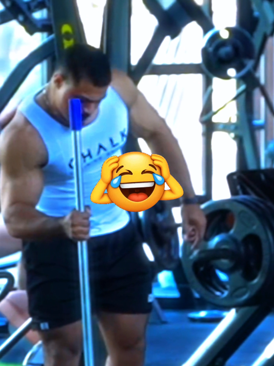 anatoly pranks in the gym 😂is it like this ? #anatoly #gym #Prank 