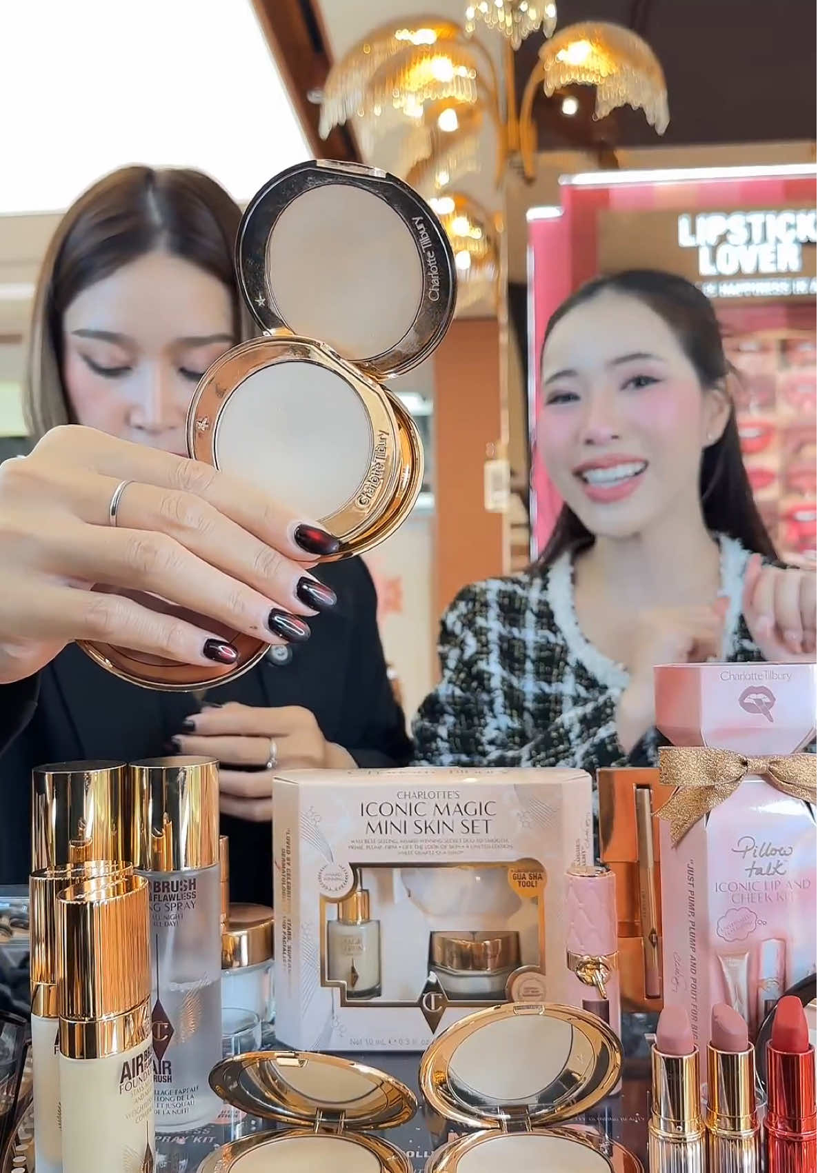 ผิวสวยเนียนเหมือนฟิลเตอร์แบบไม่พึ่งกล้อง 💫 ต้อง Charlotte Tilbury Airbrush Flawless Finish แป้งเนื้อบางเบาแต่ปกปิดดีสุด . แพ็กเกจใหม่แบบ Refillable ใช้ซ้ำได้ ประหยัดและรักษ์โลก 💕 . ของแท้แน่นอน สะสมคะแนน The1 ได้ด้วย! . #CentralDepartmentStore #ช้อปมั่นใจเลือกเซ็นทรัล #CentralTikTokShopMall #CharlotteTilbury #TikTokShop1111ลดอลังแห่งปี 