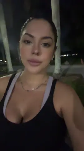 Help a sista out 😂 #fitnesstips #trending #fyp #phototrend #tryingtobefit