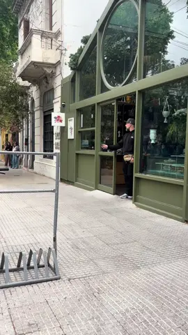 Volvi feliz igual con las Flores porque conocí a @Dua Lipa  #dualipa #buenosaires #fyp #radicaloptimism #lasflores #radicaloptimismtour #betheone #dua #dukagjinlipa #rinalipa #anesalipa 