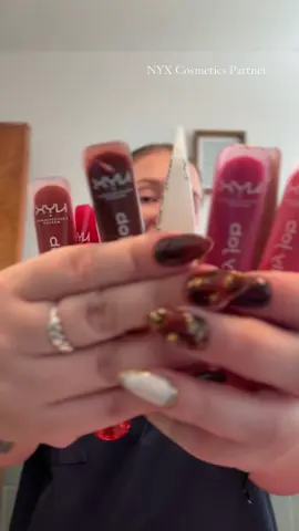 This jelly job lip gloss really does THE JOB😂👏🏻😍 @NYX Professional Makeup #nyxcosmetics #nyxcosmeticspartner #jellyjobgloss #lipgloss #tiktokshopblackfriday  